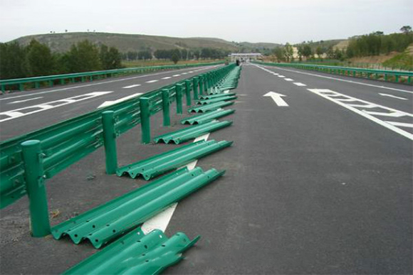 汕头波形护栏的维护与管理确保道路安全的关键步骤