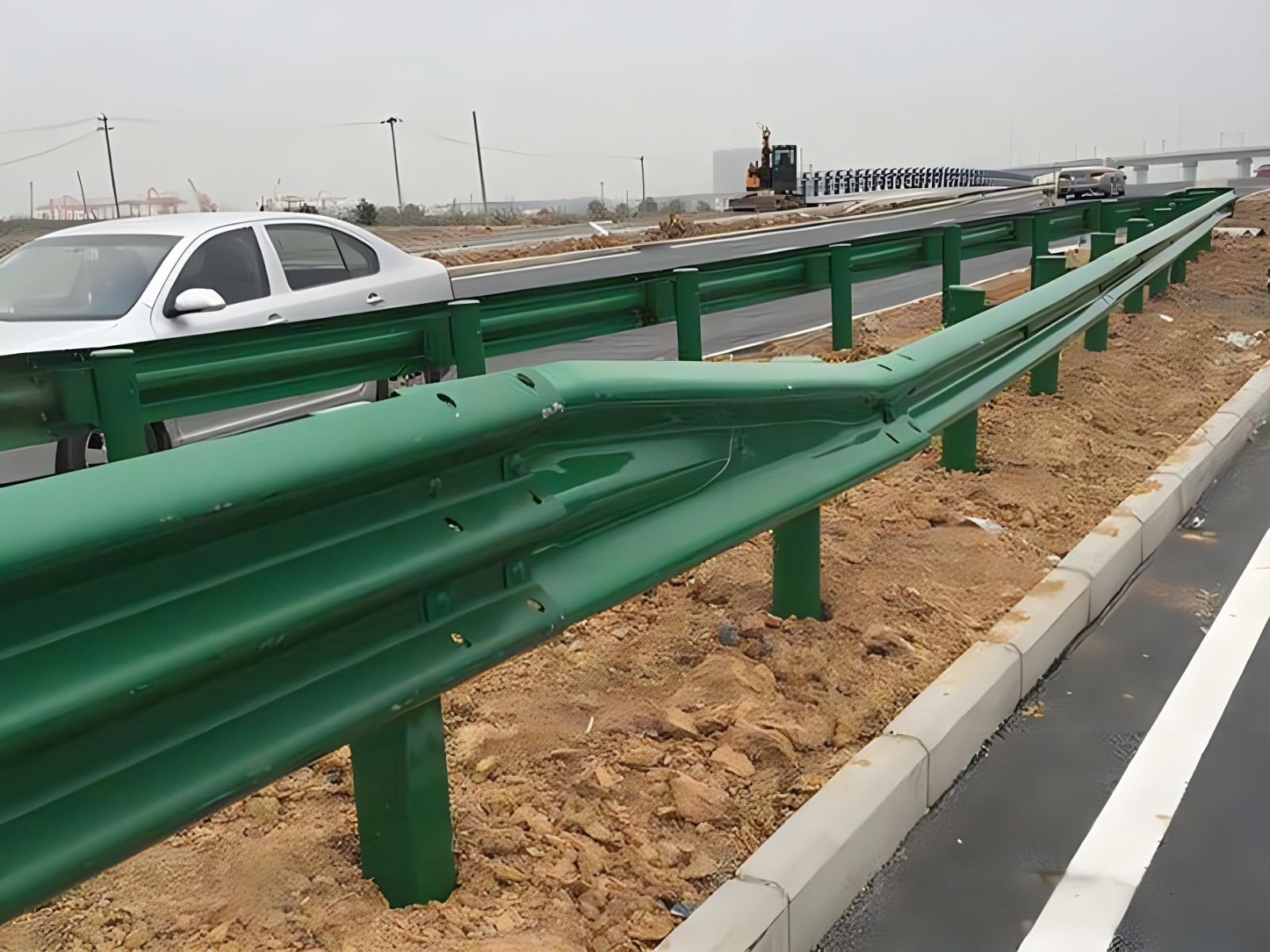 汕头高速波形护栏板日常维护方案确保道路安全新举措